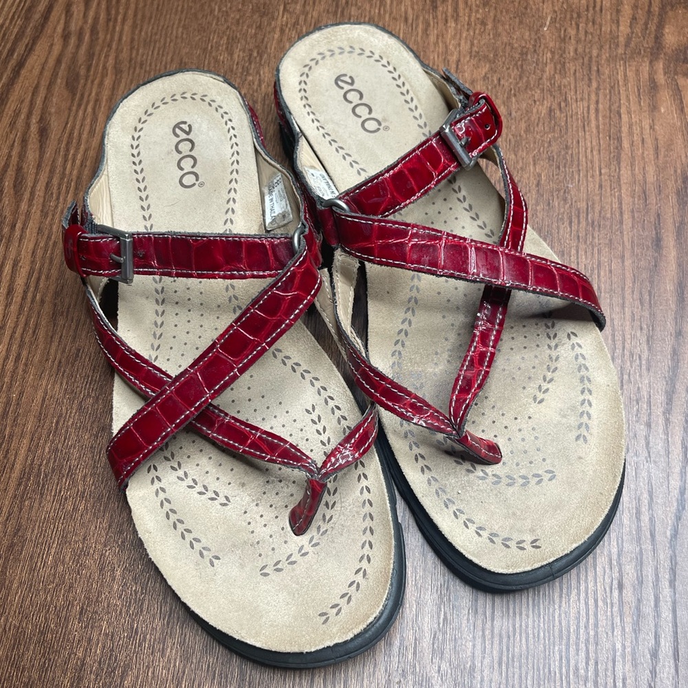 ecco mens thong sandals